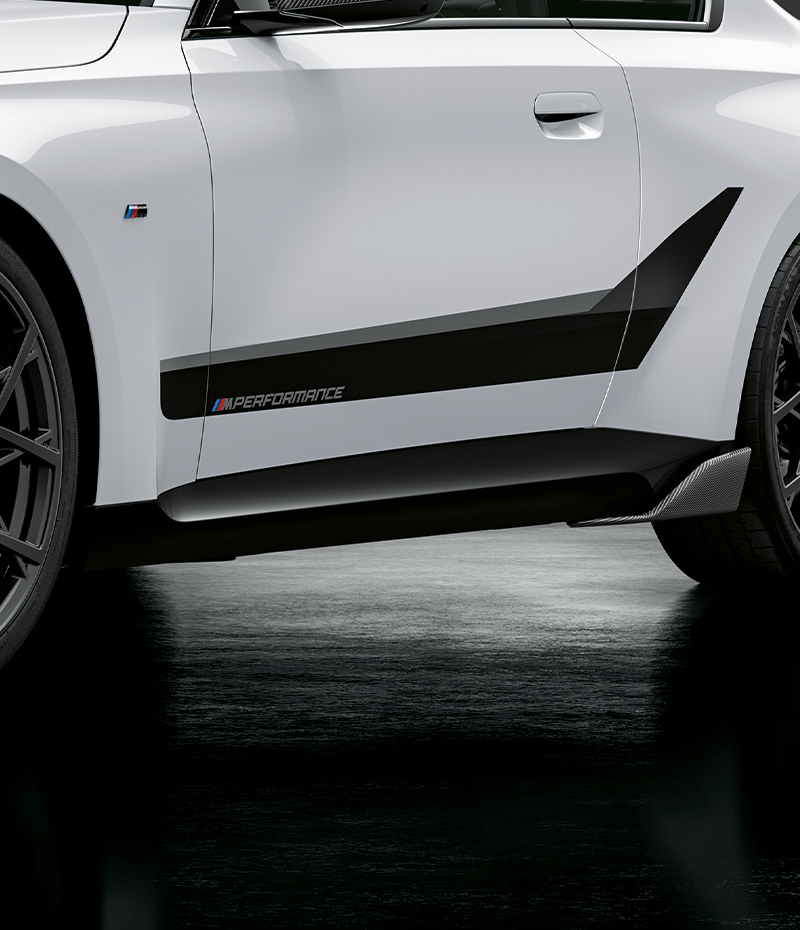 FOIL APPLICATION SIDE SILL IN FROZEN BLACK. 